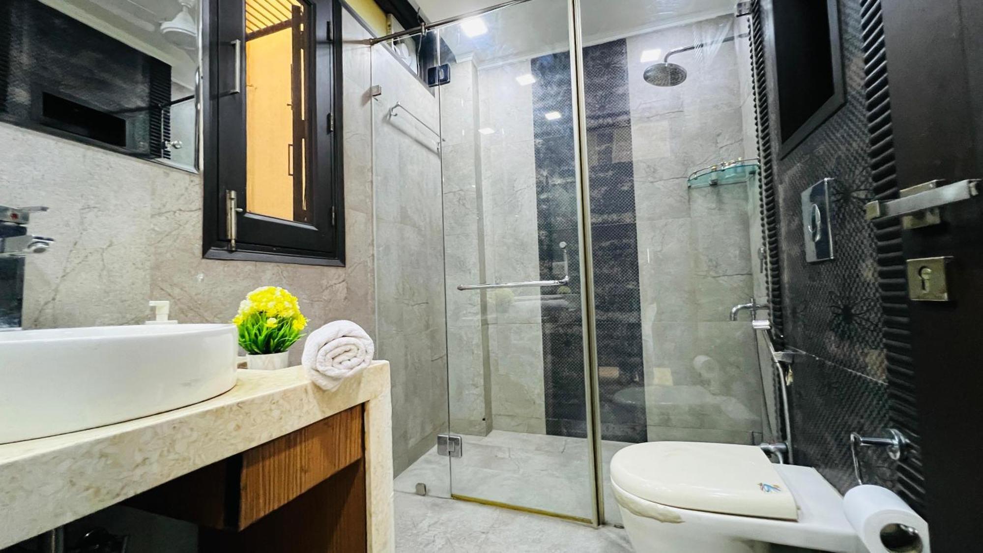 Bluo - M Block Mkt Greater Kailash Apartment New Delhi